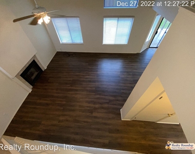 9385 Ivydale Cir - Photo Thumbnail 14