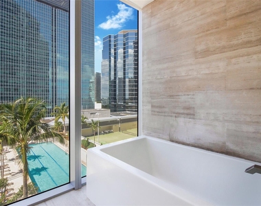 1300 Brickell Bay Dr - Photo Thumbnail 7