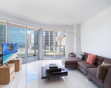 1300 Brickell Bay Dr - Photo Thumbnail 10