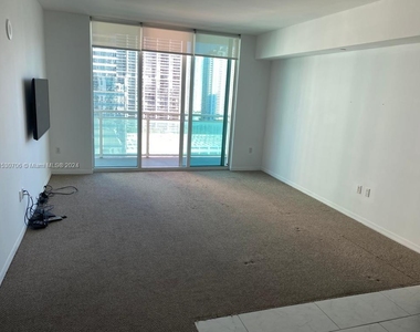 950 Brickell Bay Dr - Photo Thumbnail 10