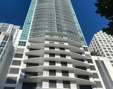 950 Brickell Bay Dr - Photo Thumbnail 11