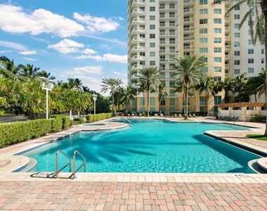 1745 E Hallandale Beach Blvd - Photo Thumbnail 21