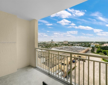 1745 E Hallandale Beach Blvd - Photo Thumbnail 2