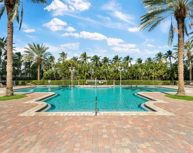 1745 E Hallandale Beach Blvd - Photo Thumbnail 17