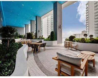 1300 Brickell Bay Dr - Photo Thumbnail 37