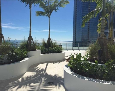 1300 Brickell Bay Dr - Photo Thumbnail 15