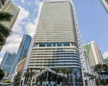 1300 Brickell Bay Dr - Photo Thumbnail 17