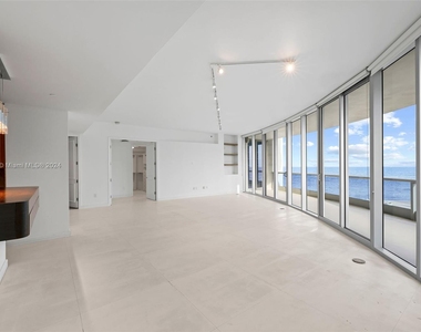 5959 Collins Ave - Photo Thumbnail 6