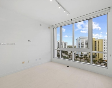 5959 Collins Ave - Photo Thumbnail 28