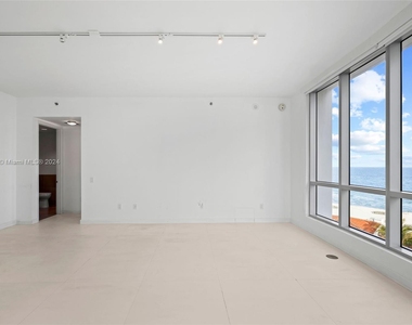 5959 Collins Ave - Photo Thumbnail 17