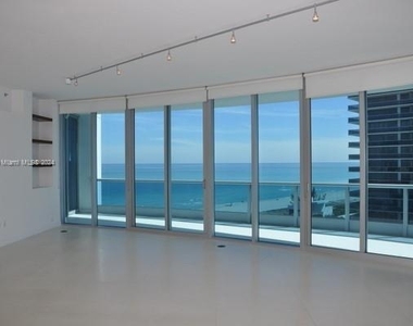 5959 Collins Ave - Photo Thumbnail 2