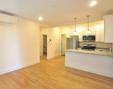 877 Beacon St - Photo Thumbnail 2