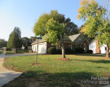 14016 Carriage Lake Drive - Photo Thumbnail 24