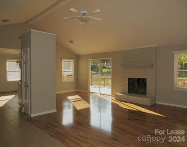 14016 Carriage Lake Drive - Photo Thumbnail 5