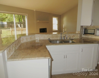 14016 Carriage Lake Drive - Photo Thumbnail 8