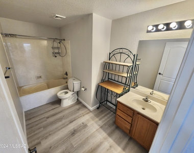 1082 W Sea Lion Drive - Photo Thumbnail 17