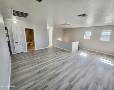 1082 W Sea Lion Drive - Photo Thumbnail 14