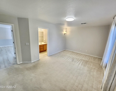 1082 W Sea Lion Drive - Photo Thumbnail 20