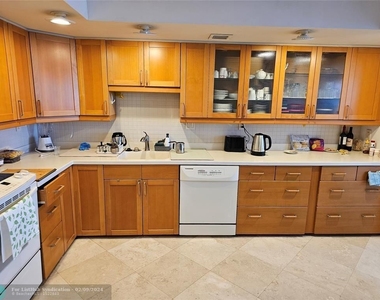 3430 Galt Ocean Dr - Photo Thumbnail 8