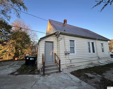 3023 Manderson Street - Photo Thumbnail 2