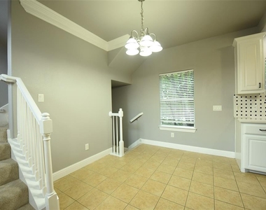 5617 Bryan Parkway - Photo Thumbnail 8