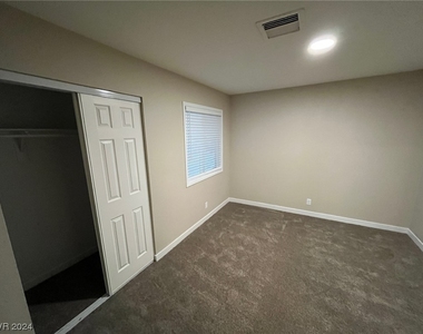 1725 Ivanhoe Way - Photo Thumbnail 20