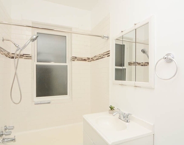 4218 N. Clark, Unit 4 - Photo Thumbnail 18