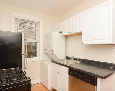 4218 N. Clark, Unit 4 - Photo Thumbnail 2