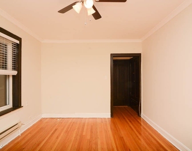 4218 N. Clark, Unit 4 - Photo Thumbnail 9