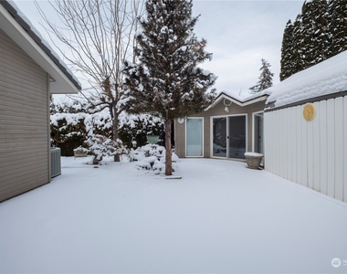 1025 N Fairview Place - Photo Thumbnail 22