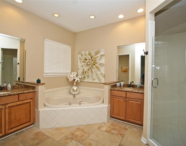 8424 Saint Marino Boulevard - Photo Thumbnail 13