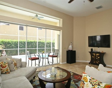 8424 Saint Marino Boulevard - Photo Thumbnail 10