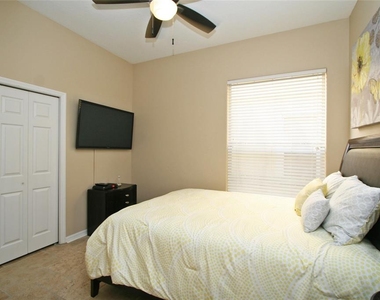 8424 Saint Marino Boulevard - Photo Thumbnail 18