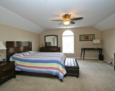 8424 Saint Marino Boulevard - Photo Thumbnail 21