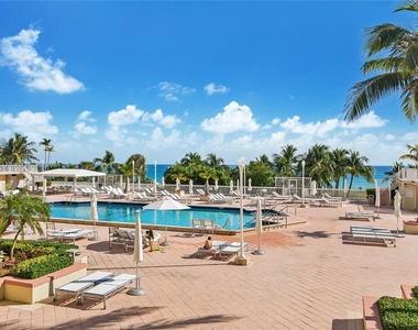 9801 Collins Ave - Photo Thumbnail 28