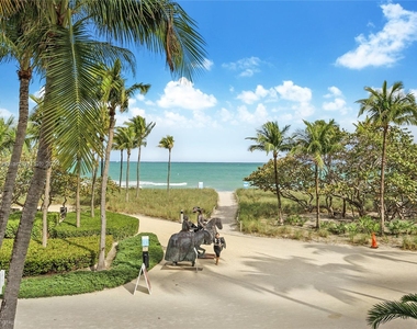 9801 Collins Ave - Photo Thumbnail 12