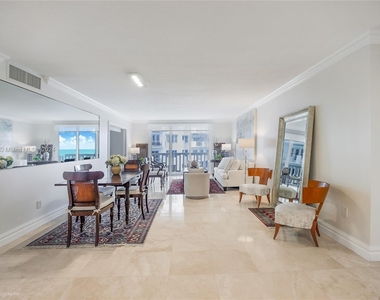 9801 Collins Ave - Photo Thumbnail 4