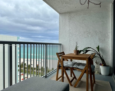 2655 Collins Ave - Photo Thumbnail 0