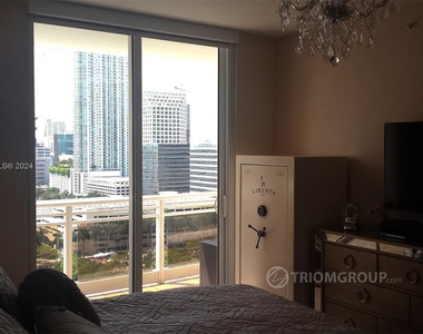 901 Brickell Key Blvd - Photo Thumbnail 9