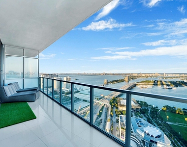 1100 Biscayne Blvd - Photo Thumbnail 0