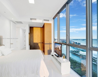 1100 Biscayne Blvd - Photo Thumbnail 18