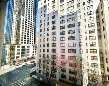 East 89 Street - Photo Thumbnail 20