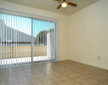 2073 Santa Rita Street - Photo Thumbnail 7