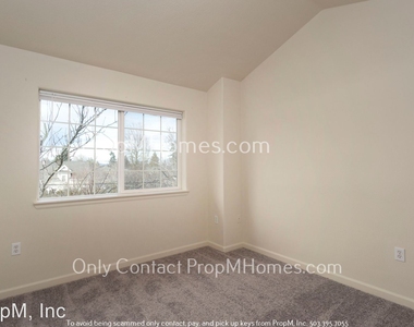 7602-7616 N Fiske Avenue - Photo Thumbnail 9