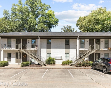 685-691 Idlewild Circle - Photo Thumbnail 6