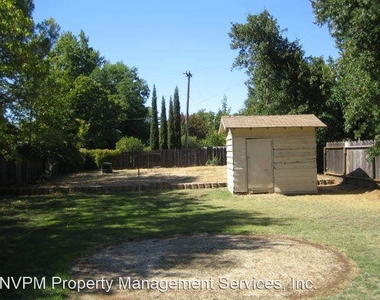 1678 Hooker Oak Avenue - Photo Thumbnail 7