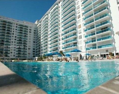 2301 Collins Ave - Photo Thumbnail 41