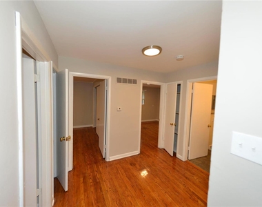 136 North Marguerite Avenue - Photo Thumbnail 12