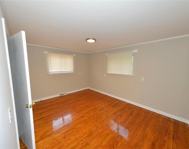 136 North Marguerite Avenue - Photo Thumbnail 15