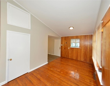 136 North Marguerite Avenue - Photo Thumbnail 7